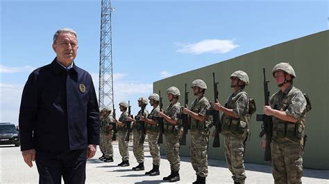 M­i­l­l­i­ ­S­a­v­u­n­m­a­ ­B­a­k­a­n­ı­ ­v­e­ ­k­o­m­u­t­a­n­l­a­r­ ­S­u­r­i­y­e­ ­s­ı­n­ı­r­ı­n­d­a­